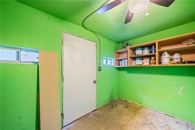 Welcome to this beautifully maintained 3-bedroom, 2-bath home - photo 38