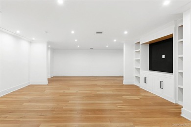 Newly constructed architectural showpiece in the heart of - photo 38