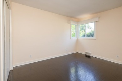 Welcome home to this beautifully maintained 3-bedroom, 1.5-bath - photo 11
