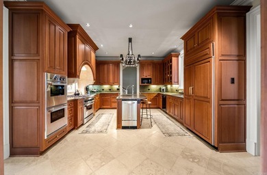 A perfectly positioned Heights home across the street from the - photo 15