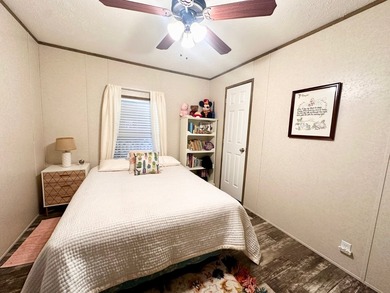 Lake life meets comfort and convenience in this beautifully - photo 19