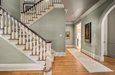 A perfectly positioned Heights home across the street from the - photo 23