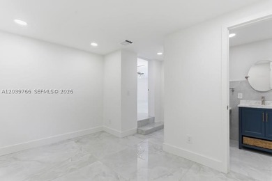 Located in northern Coconut Grove, this fully renovated - photo 25