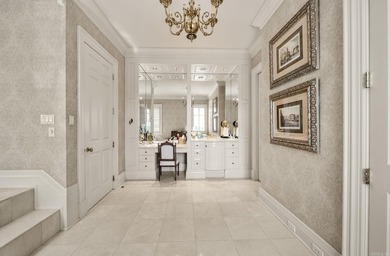 A perfectly positioned Heights home across the street from the - photo 36