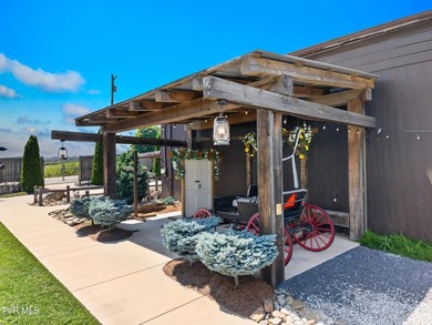 Welcome to Sunflower Barn, a rare opportunity to own an - photo 5