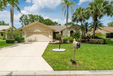 (private lake, pond, creek) Home For Sale in Delray Beach Florida