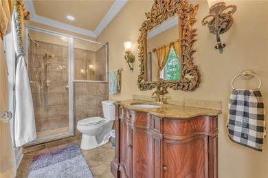 Absolutely stunning custom-built home in the highly sought-after - photo 21