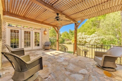 Absolutely stunning custom-built home in the highly sought-after - photo 24