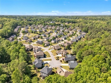 Absolutely stunning custom-built home in the highly sought-after - photo 30