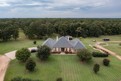 Nestled away from the hustle and bustle, this property offers - photo 2