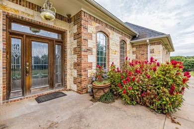 Nestled away from the hustle and bustle, this property offers - photo 6