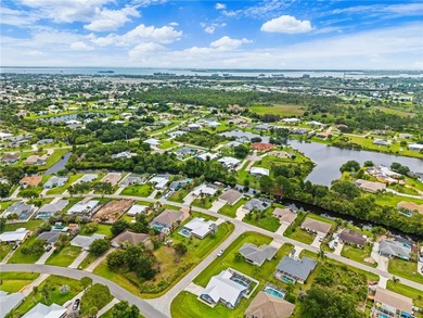 Unique & contemporary, 2022 sturdy CBS home w/abundant upgrades - photo 4