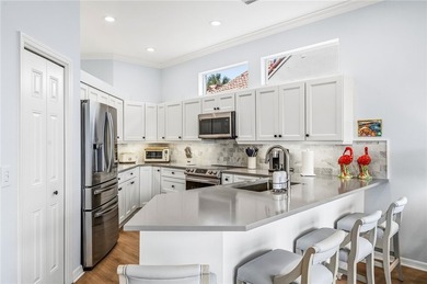 Beautifully renovated, re-piped and highly sought-after - photo 4