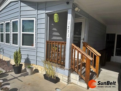 Beautiful Palm Harbor home 2 bedroom with 2 baths in a large - photo 5