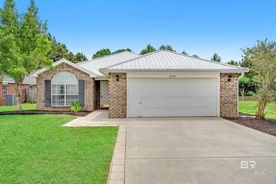 Looking for a great home in a prime location, look no further! - photo 1