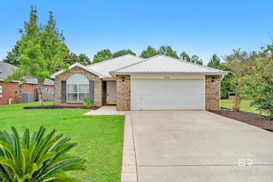 Looking for a great home in a prime location, look no further! - photo 3