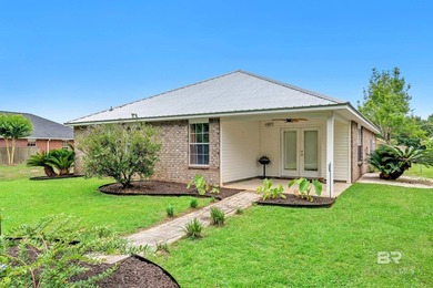 Looking for a great home in a prime location, look no further! - photo 8
