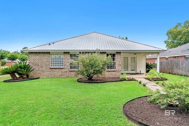 Looking for a great home in a prime location, look no further! - photo 9