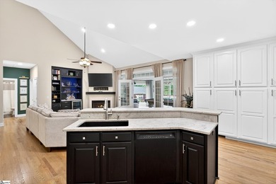 Welcome to an exceptional Lake Hartwell retreat, where refined - photo 11