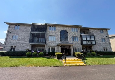 Well-maintained second-floor condo in the desirable 55+ - photo 1
