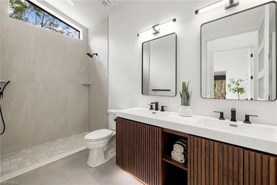 FIVE ACRES of pure Naples freedom where luxury meets - photo 23