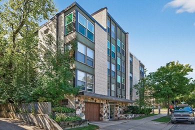 Just blocks from Lake of the Isles, Uptown, and Downtown - photo 23