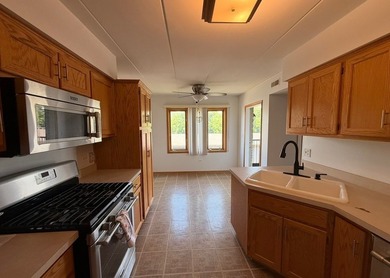 Well-maintained second-floor condo in the desirable 55+ - photo 8