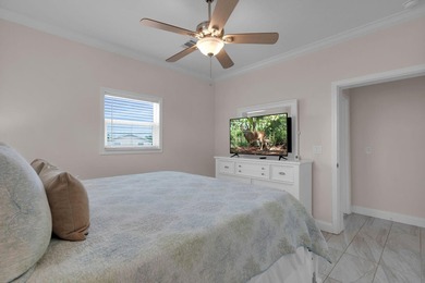 Built in 2019 on a Double Lot! This modern home features three - photo 34