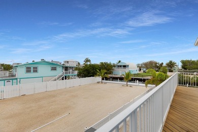 Built in 2019 on a Double Lot! This modern home features three - photo 44