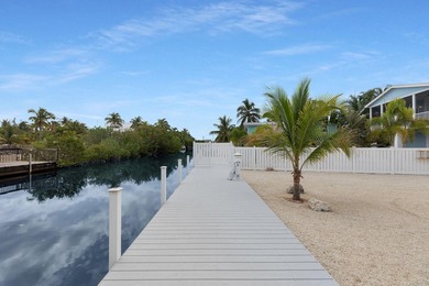 Built in 2019 on a Double Lot! This modern home features three - photo 49