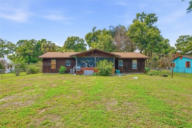 Investor Alert in Fort Pierce! This income-producing duplex is a - photo 3