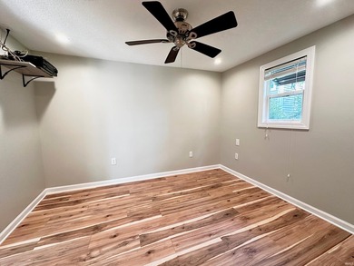 NO PROJECTS NEEDED! FULL RENO! This Irish Lake cottage is - photo 11