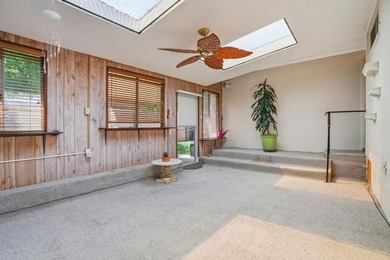 Welcome to this charming 4-bedroom, 2-bathroom with a bonus - photo 31