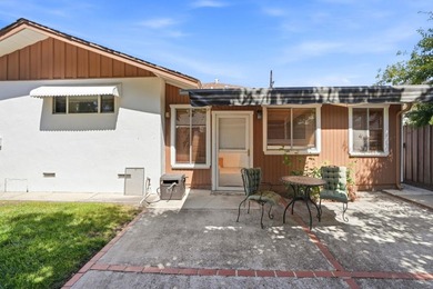 Welcome to this charming 4-bedroom, 2-bathroom with a bonus - photo 34