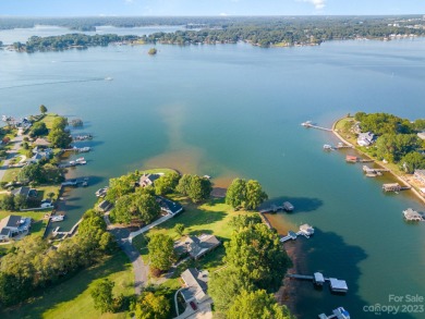 Lake Home For Sale in Cornelius, North Carolina