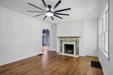 Welcome to this Beautifully Renovated 1930s White Brick Bungalow - photo 11