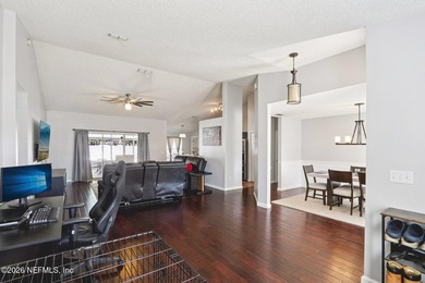 LOCATION LOCATION LOCATION. Located close to beaches, downtown - photo 11