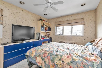 Updated 4-bedroom, 2.5-bath split-level home in Oceanside - - photo 14