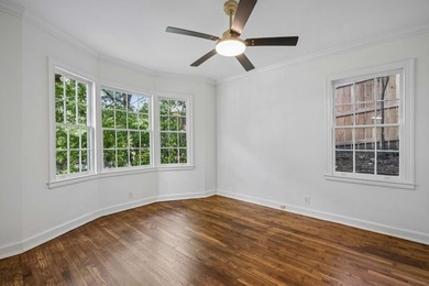 Welcome to this Beautifully Renovated 1930s White Brick Bungalow - photo 15