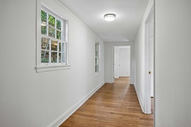 Welcome to this Beautifully Renovated 1930s White Brick Bungalow - photo 20