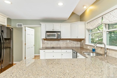 Welcome to this meticulously maintained Colonial, lovingly cared - photo 20