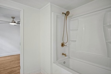 Welcome to this Beautifully Renovated 1930s White Brick Bungalow - photo 23