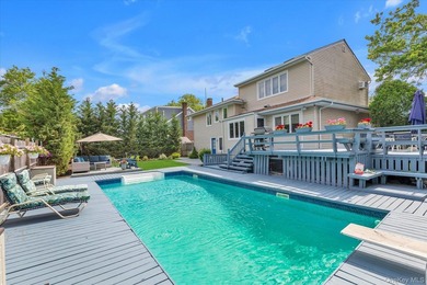 Updated 4-bedroom, 2.5-bath split-level home in Oceanside - - photo 24