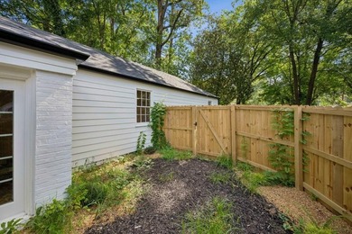 Welcome to this Beautifully Renovated 1930s White Brick Bungalow - photo 26