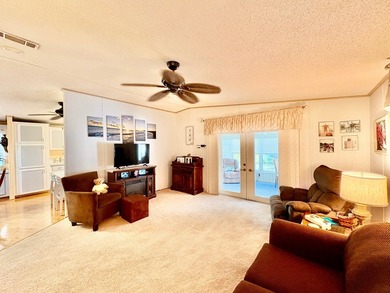 Beautifully maintained and move-in ready, this turnkey 2 bedroom - photo 8