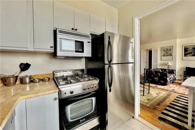This bright, quiet, 620 square-foot, 1-bedroom, 1-bath, 5-closet
