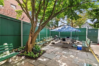 This bright, quiet, 620 square-foot, 1-bedroom, 1-bath, 5-closet