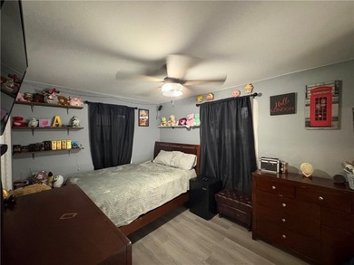 Welcome home to this inviting 3-bedroom, 2-bath residence - photo 11