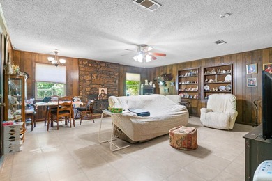 Discover your perfect retreat in this charming 2,058 square foot - photo 12