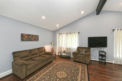 This home is situated within the Award-Winning Bayport-Blue - photo 3